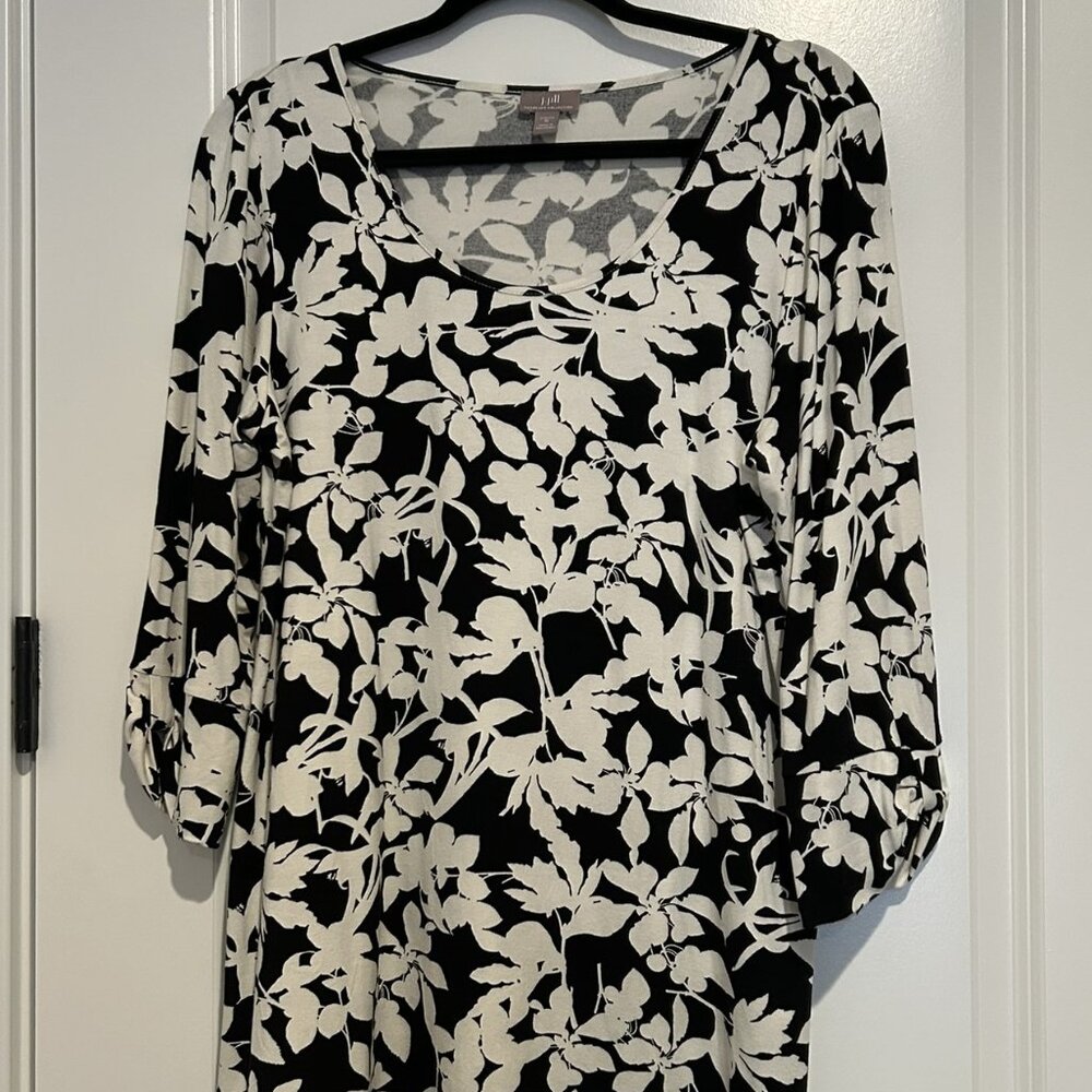 J. Jill Black White Floral Tunic